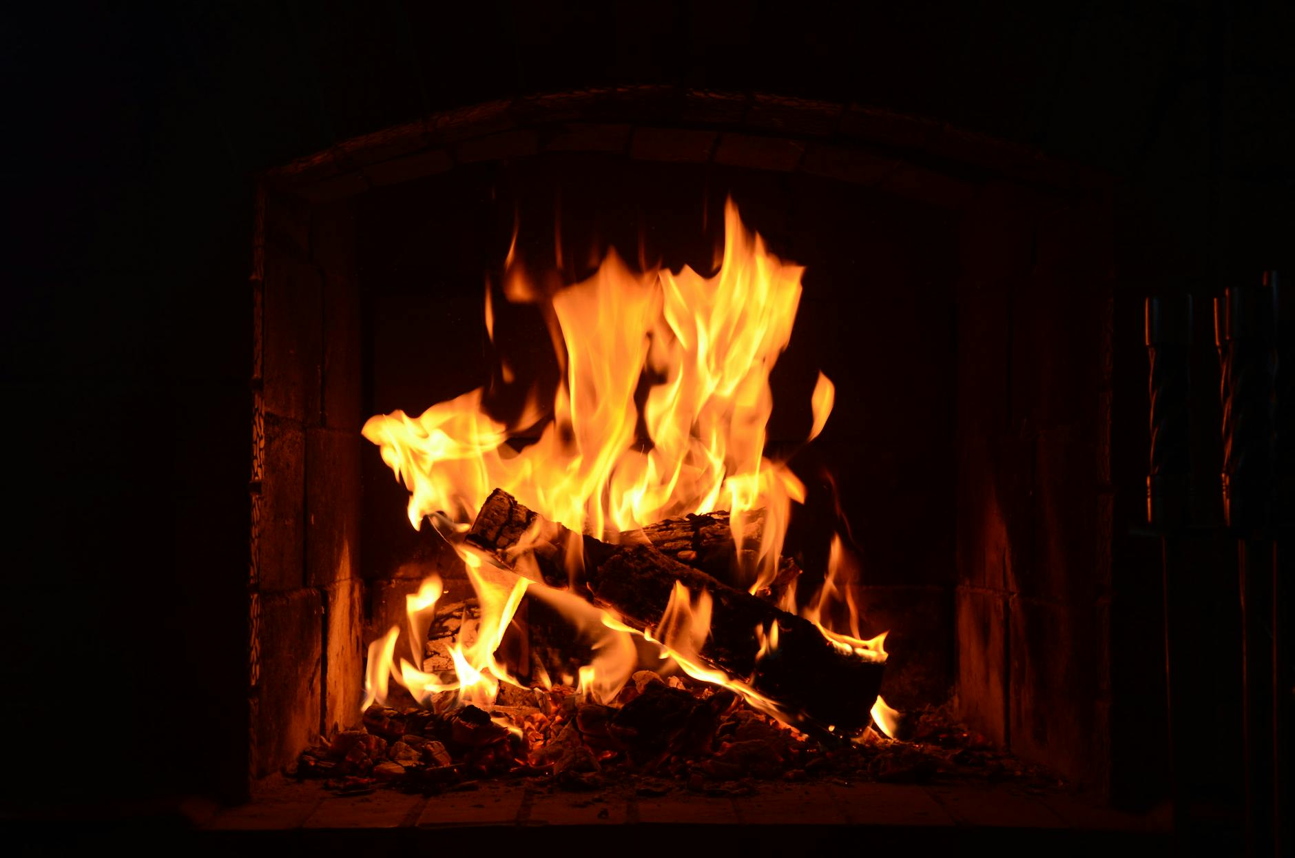 Kamin i Sverige kontrollerad innan nytt glas beställs Kamin i Sverige kontrollerad innan nytt glas beställs